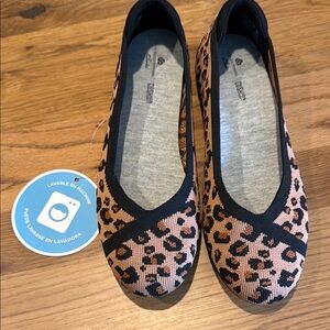 Cloudsteppers by Clarks Leopard Print Flats